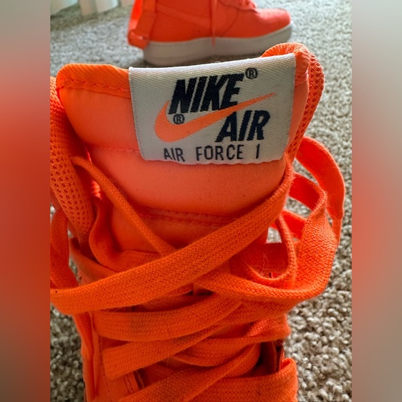 Neon orange NIKE AIR FORCE 1 HIGH LV8 (GS) "JUST DO IT" size 8 - Picture 9 of 16